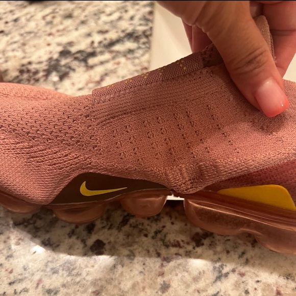 Nike VaporMax Sz 8 - Picture 3 of 6